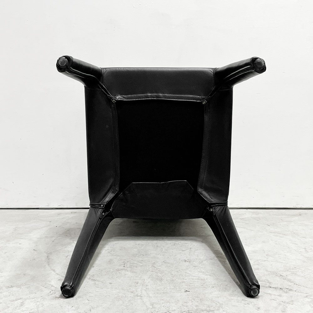 カッシーナ Cassina オラ 369 HOLA アームレスチェア ダイニングチェア 本革 ブラックレザー ハンス・ウェッツスタイン イタリア 定価￥418,000- B ●