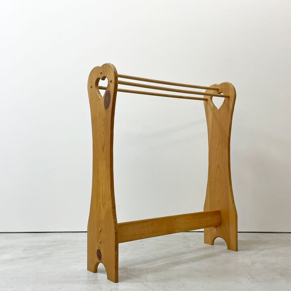 カントリースタイル 木製タオルハンガー キリムハンガー ハート ナチュラルデザイン W80cm ●
