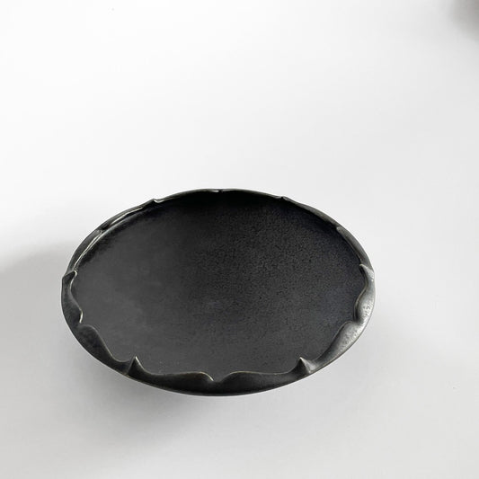 木下和美 輪花鉢 -蕾 - 深皿 中鉢 Mサイズ 黒釉 磁器 17cm 現代作家 ■