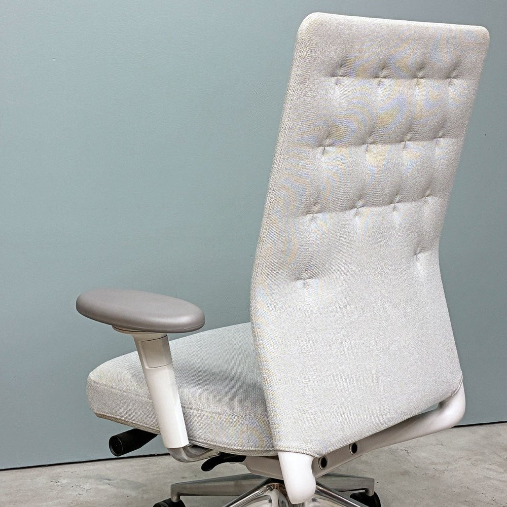 ヴィトラ vitra IDトリム ID Trim オフィスチェア デスクチェア ファブリックシート ライトグレー系 ハイバック 2Dアームレスト アントニオ・チッテリオ 参考定価￥209,000- ◎