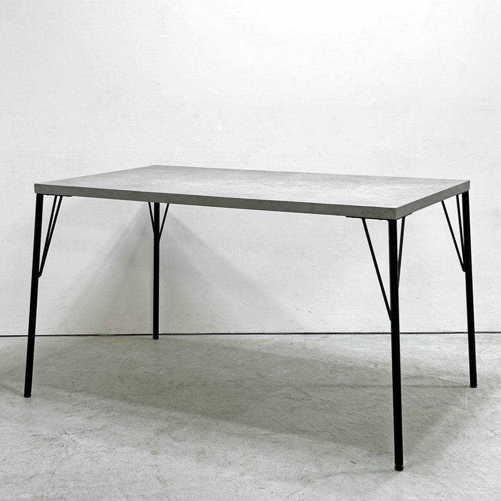 オーダーファニチャー Custom made furniture モルタル塗料天板 x 鉄脚 ダイニングテーブル W120cm インダストリアル モダンデザイン ●
