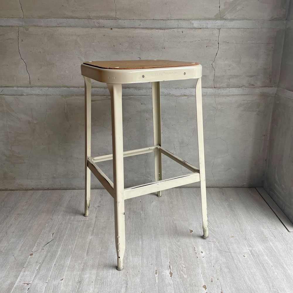 リオン LYON ファクトリー スツール FACTORY STOOL Lサイズ Putty White プレスウッドシート P.F.S取り扱い B ♪