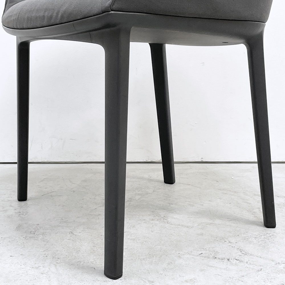 ヴィトラ Vitra ソフトシェル SOFTSHELL アームチェア 4レッグベース ロナン＆エルワン・ブルレック ダークグレー 定価111,100円 ●
