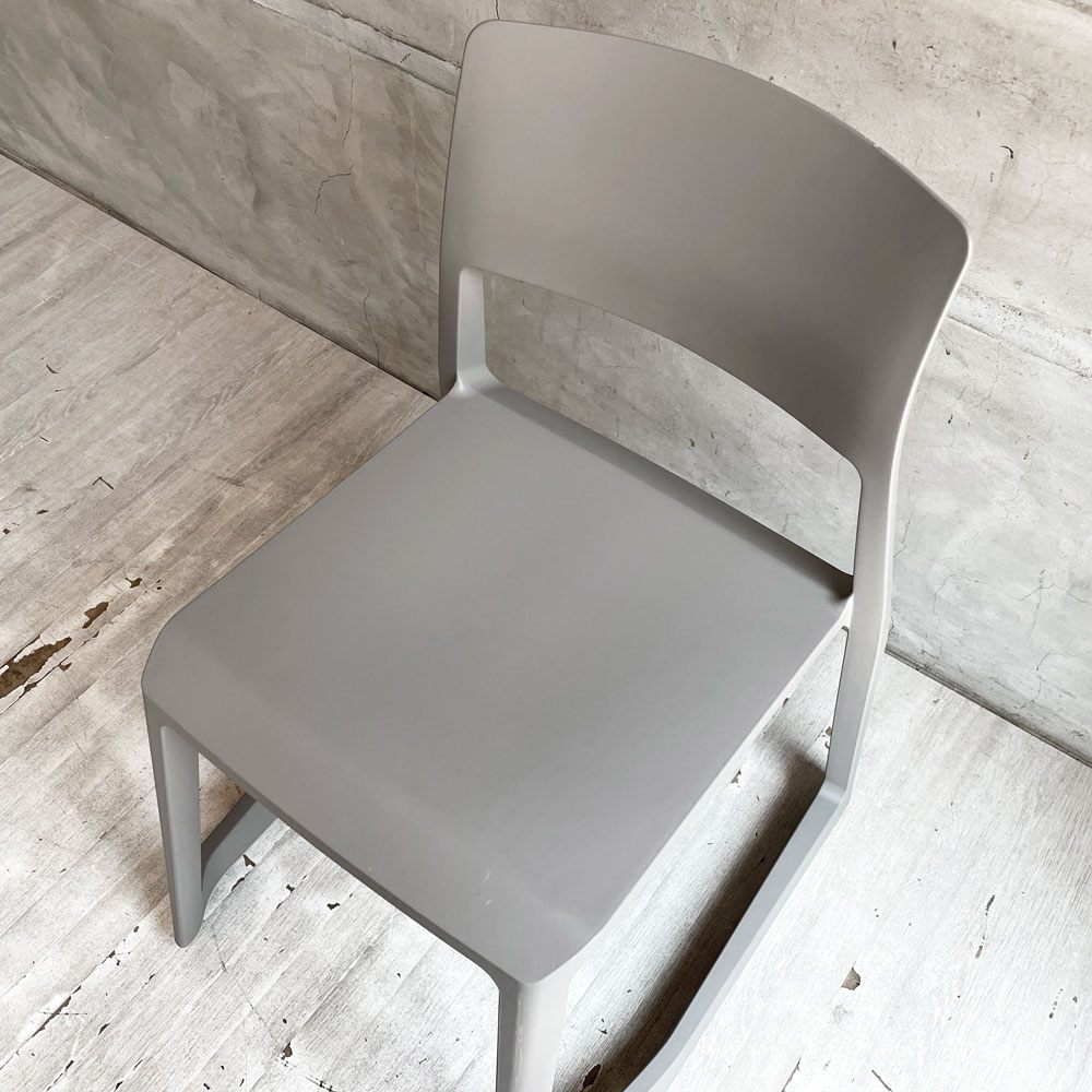 ヴィトラ Vitra ティプトン Tip Ton ワークチェア ダイニングチェア デスクチェア バサルト スタッキング チルト機能 定価￥42,900- ♪