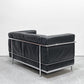 カッシーナ Cassina LC2 ソファ 2シーター ポリエステルパッディング仕様 クローム  ル・コルビジェ ピエール・ジャンヌレ シャルロット・ペリアン MoMA 名作 ●