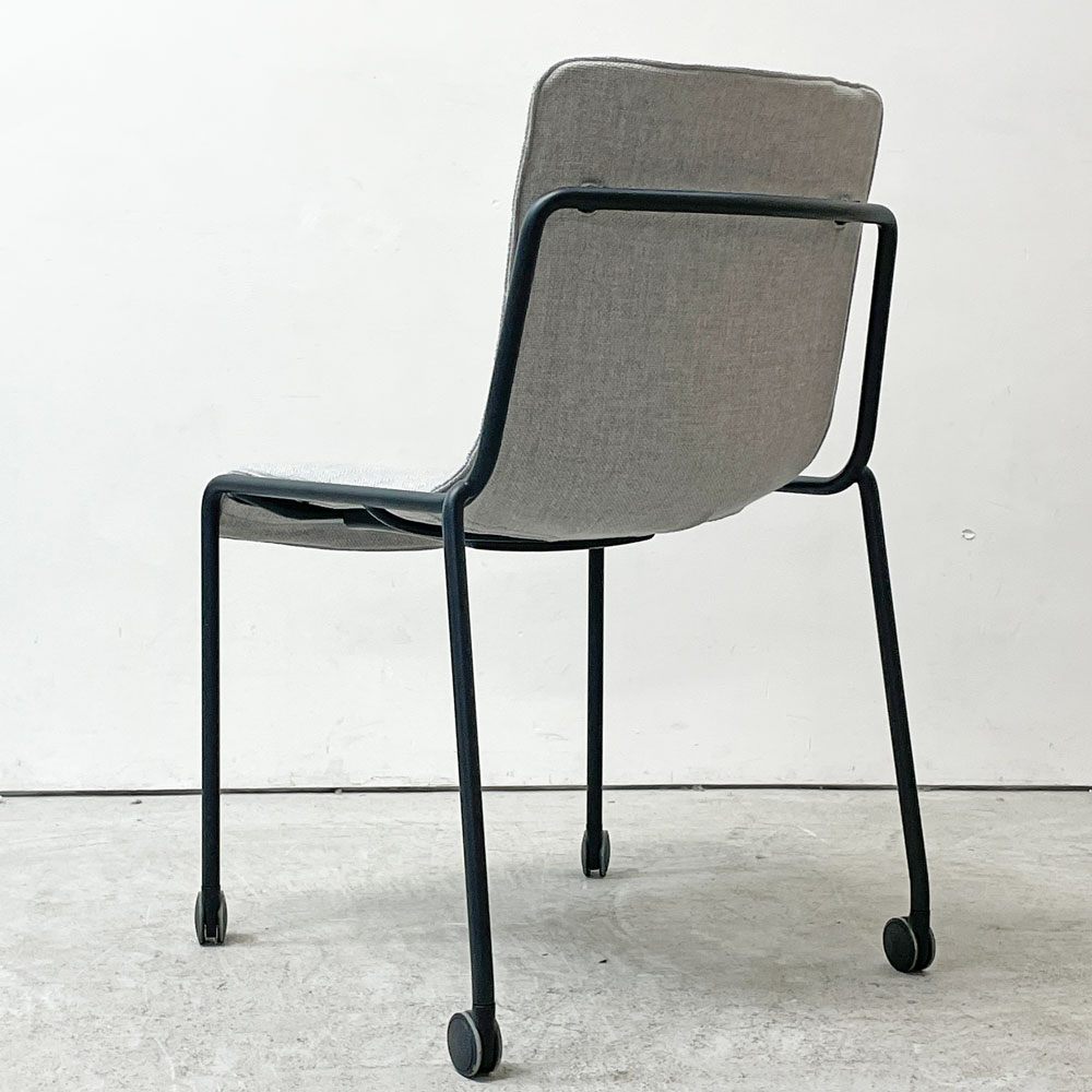 コクヨ KOKUYO オフセットフレームチェア offset frame chair オフィスチェア スタッキングチェア 4本脚 ファブリックシート スカイグレー キャスター D ●