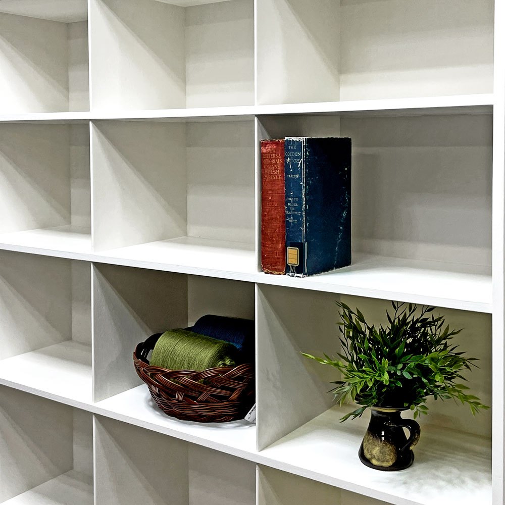 トラックファニチャー TRUCK FURNITURE ラボラトリーシェルフ LABORATORY SHELF ラワン x スチール 食器棚 飾り棚 うづくり加工 ホワイト 定価￥267,000- ●