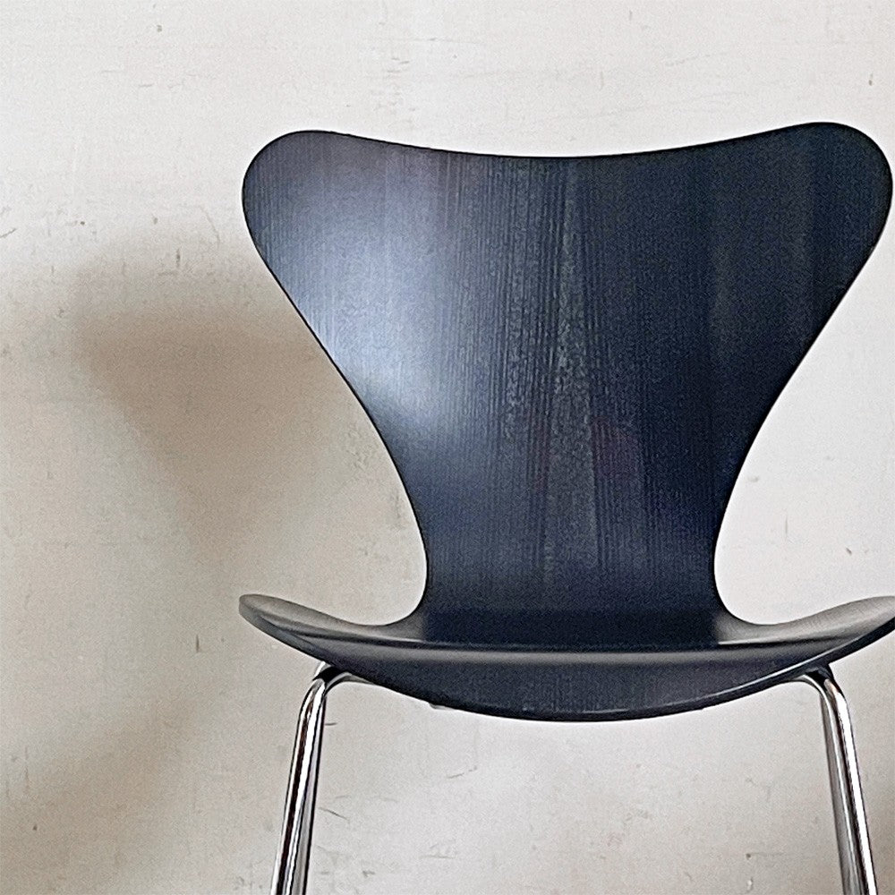 フリッツハンセン Fritz Hansen セブンチェア ダイニングチェア カラードアッシュ ブラック アルネ・ヤコブセン 北欧 デンマーク 定価￥75,680- ■