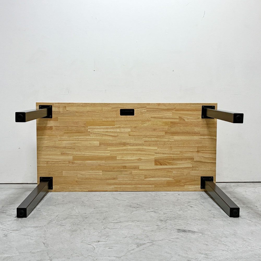 かなでもの KANADEMONO ザ・テーブル THE TABLE デスク ブラック 120x60cm スクエアバー脚 ブラック  ナチュラル 配線孔付き ●
