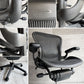 ハーマンミラー HermanMiller アーロンチェア ライト Bサイズ クラシックカーボンメッシュ ランバーサポート グラファイトベース アーム固定 ババナクッション新品 ♪