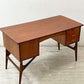 デンマーク ビンテージ Danish Vintage チーク材 両袖 デスク 1ドア 3ドロワー 60's ミッドセンチュリーモダン 北欧家具 ●