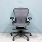ハーマンミラー Herman Miller アーロンチェア デスクチェア リマスタード ライト Bサイズ グラファイトベース ビル・スタンフ ＆ ドン・チャドウィック ポスチャーフィット ◎