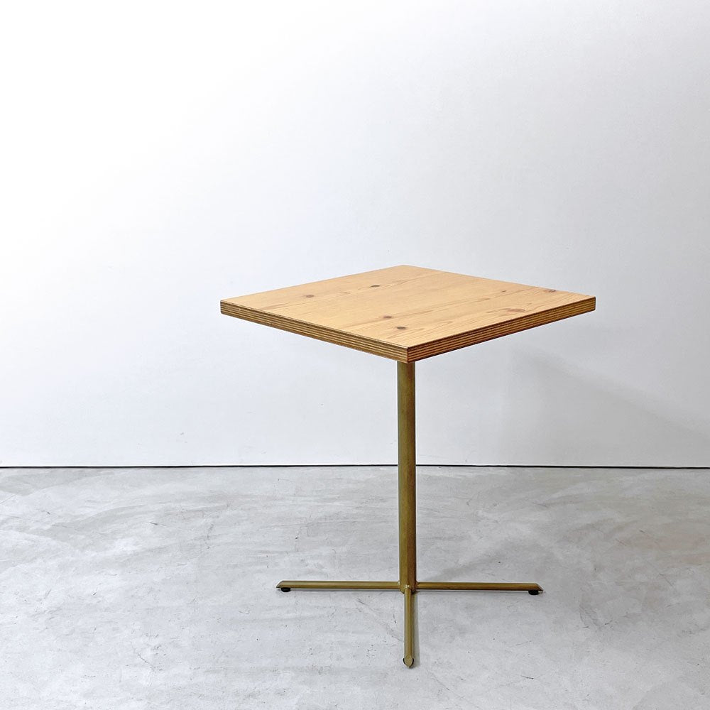 カフェテーブル スクエア 節入り杉天板 スチール脚 ゴールド W60 H73cm ナチュラルモダン ●