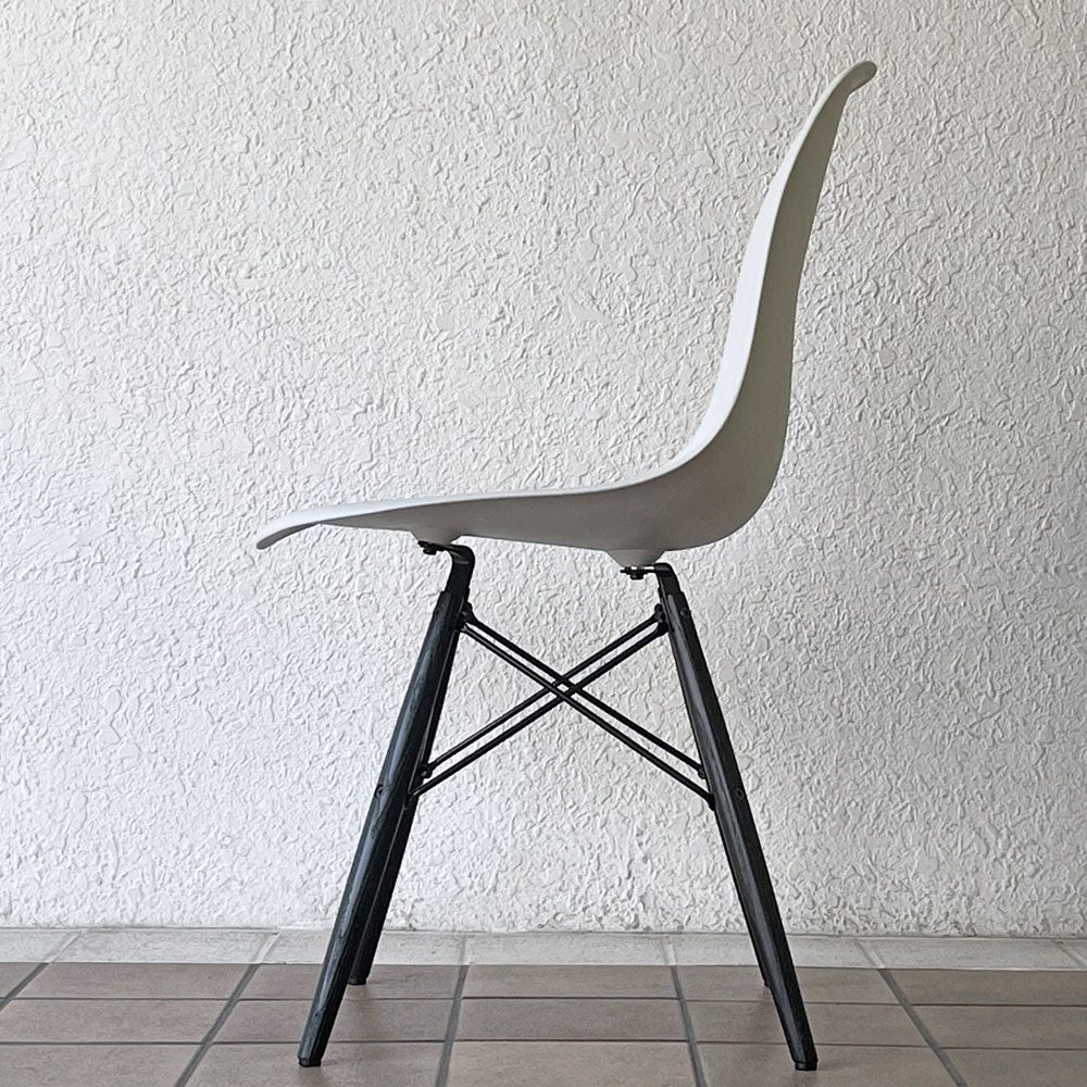 ハーマンミラー HermanMiller サイドシェルチェア ドゥエルレッグ DSW アルパイン × エボニー ポリプロピレン製 イームズ ミッドセンチュリー ◇