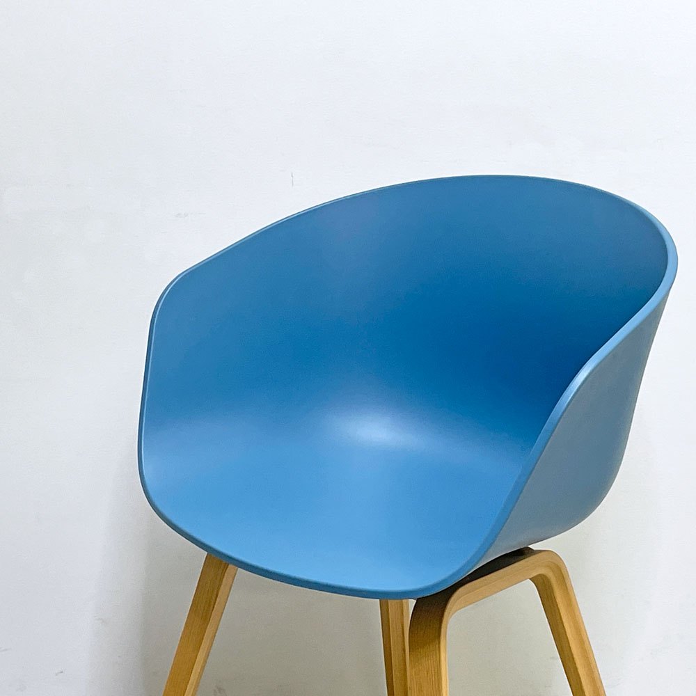 ヘイ HAY アバウト ア チェア ABOUT A CHAIR AAC22 アームチェア ダイニングチェア アズールブルー 木製脚 ヒー・ウェリング 北欧モダン デンマーク ●