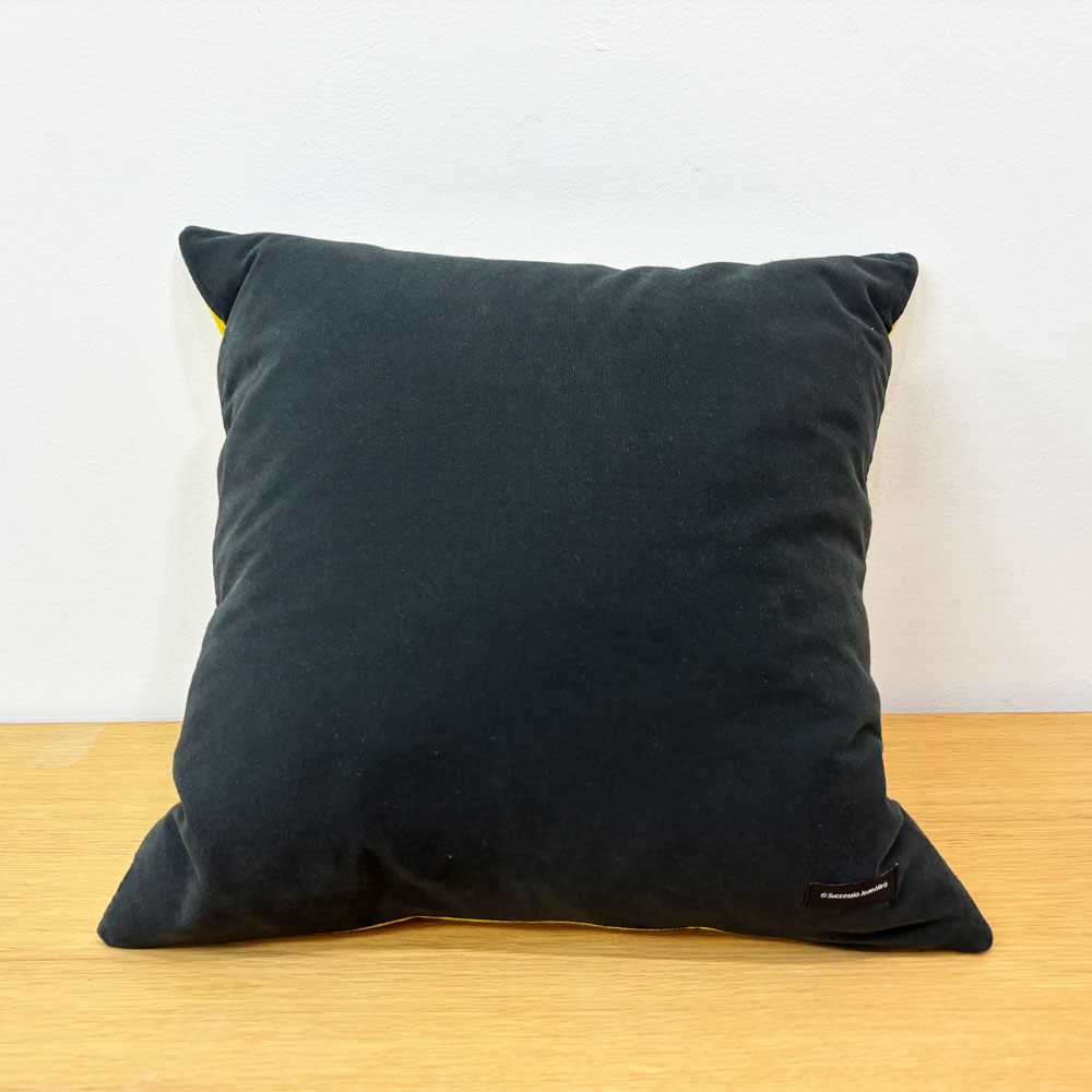 ジュール・パンス JULES PANSU クッション Joan Miro ジョアン・ミロ ポートレ ドゥ ジュヌフィユ 45cm コンランショップ THE CONRAN SHOP 取扱 ●