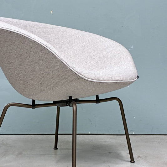 フリッツハンセン Fritz Hansen ポットチェア 3318 POT ラウンジチェア ファブリック クリスチャンハウン ベージュ ブラウンブロンズレッグ アルネ・ヤコブセン デンマーク  展示品 ◎