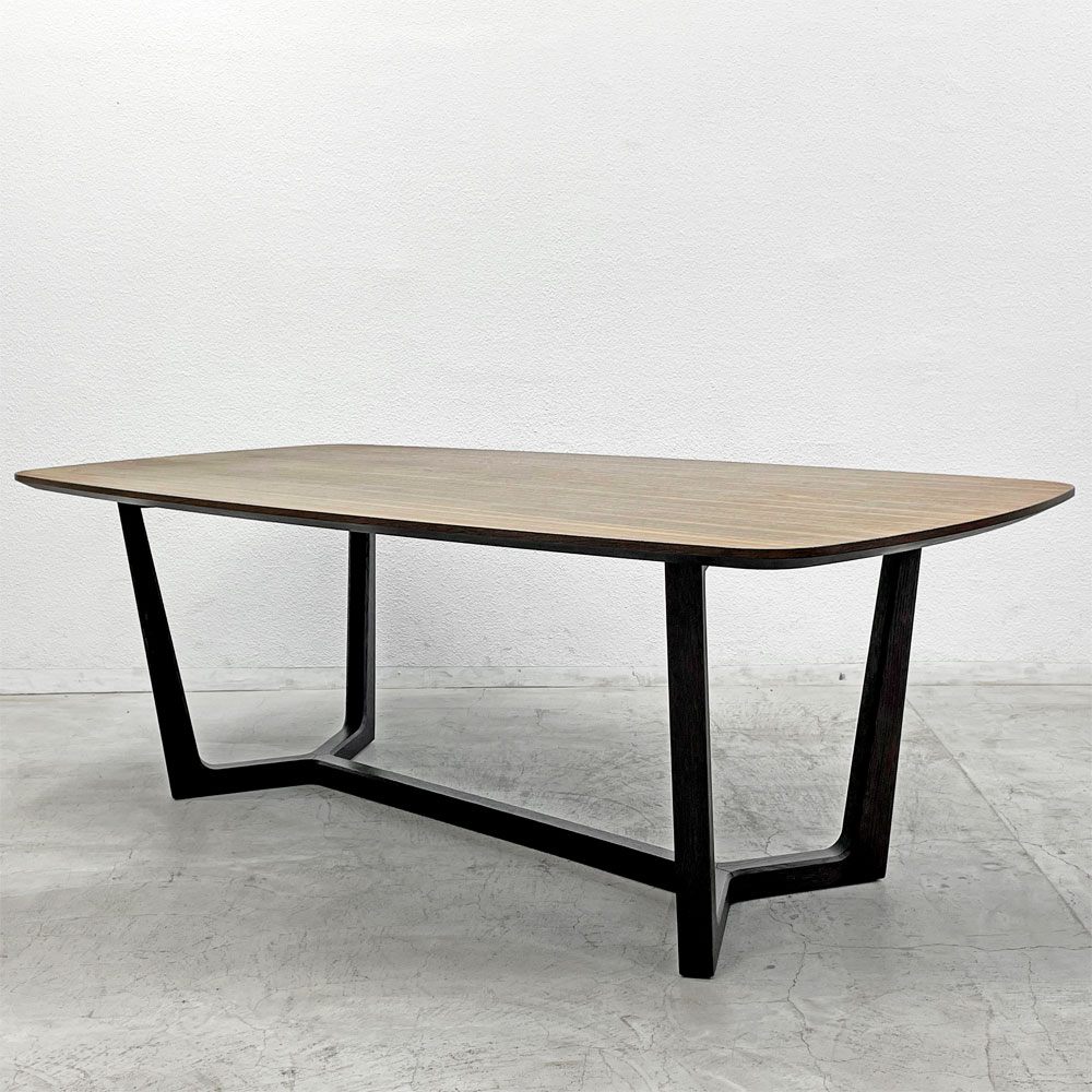 ポリフォーム Poliform コンコルド スクエア ダイニングテーブル CONCORDE SQUARE DINING TABLE W218.5cm Emmanuel Gallina アクタス取扱 参考価格約606,100円 〓