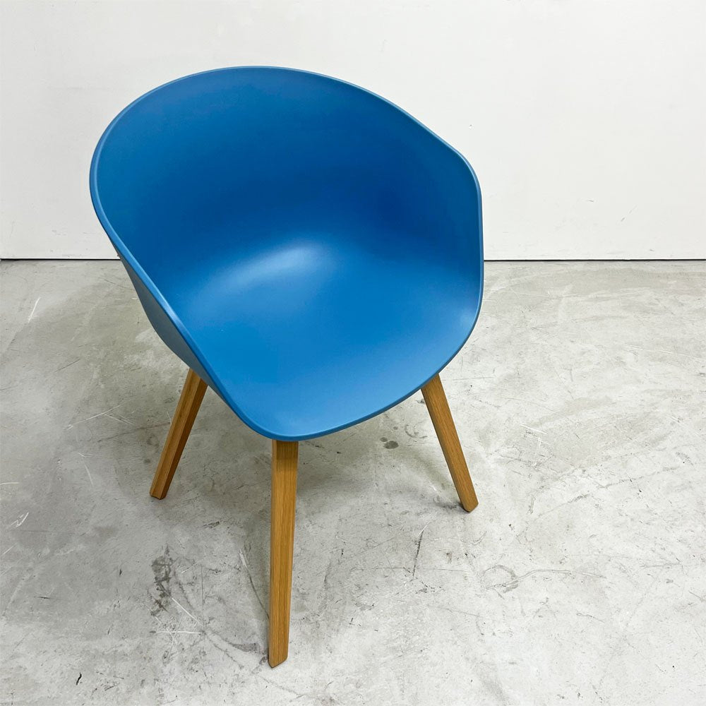 ヘイ HAY アバウト ア チェア ABOUT A CHAIR AAC22 アームチェア ダイニングチェア アズールブルー 木製脚 ヒー・ウェリング 北欧モダン デンマーク 定価￥59,400- ●
