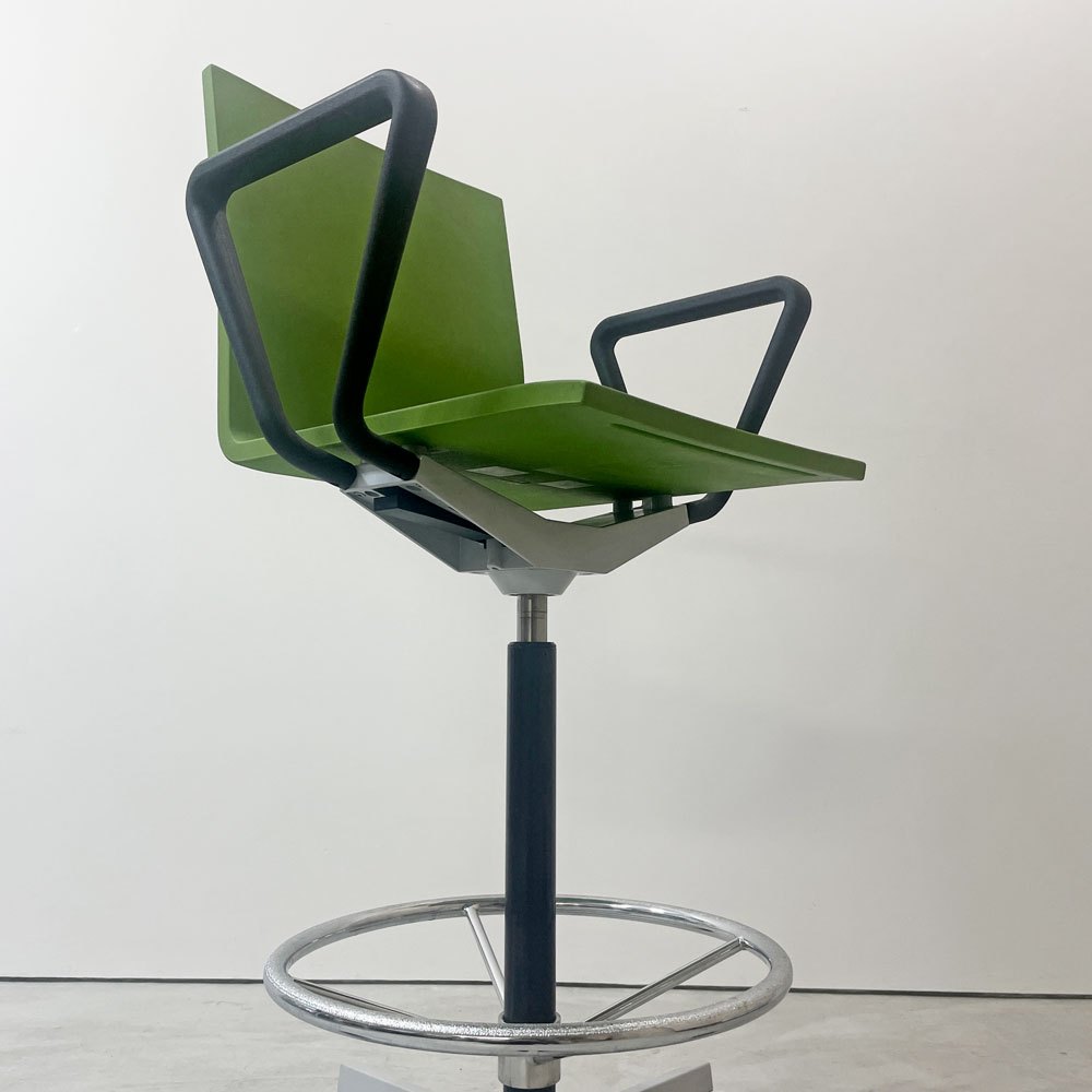 ヴィトラ Vitra ゼロフォー カウンター 04 Counter オフィスチェア ハイチェア カウンターチェア グリーン アーム カーペット用キャスター マールテン・ヴァン・セーヴェレン 廃番カラー ●