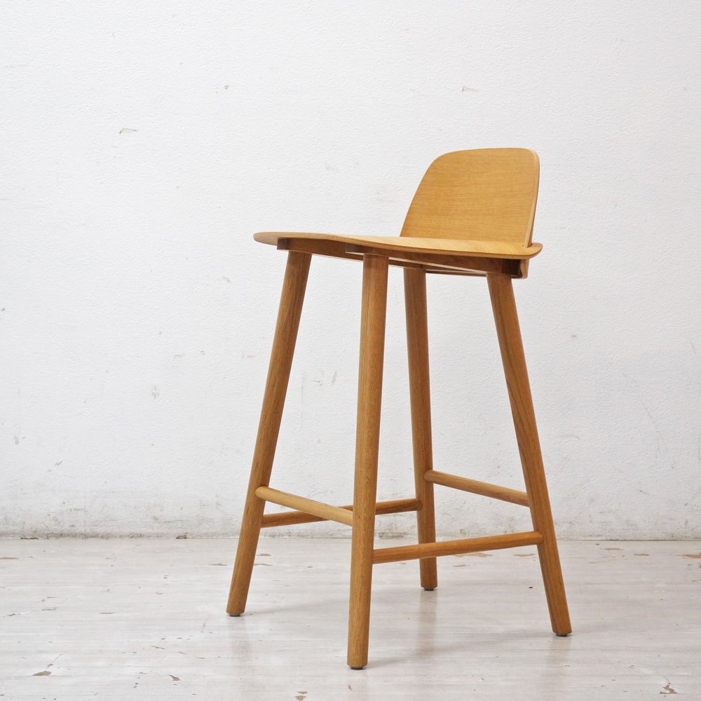 ムート Muuto ナード Nerd オーク材 バースツール ハイスツール David Geckeler デザイン 北欧家具 ●