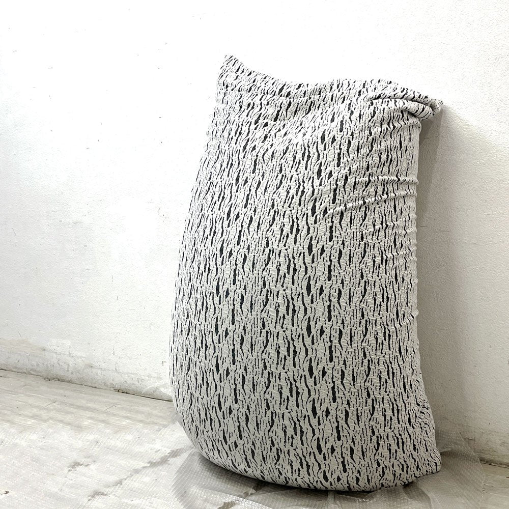 ヨギボー Yogibo ラックスマックスプレミアム Luxe Max Premium ビーズクッション ソファ ライトグレー light gray 定価：￥63,800- ●