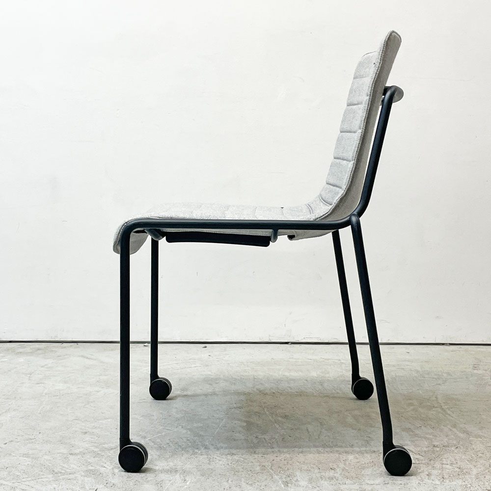 コクヨ KOKUYO オフセットフレームチェア offset frame chair オフィスチェア スタッキングチェア 4本脚 ファブリックシート スカイグレー キャスター A ●