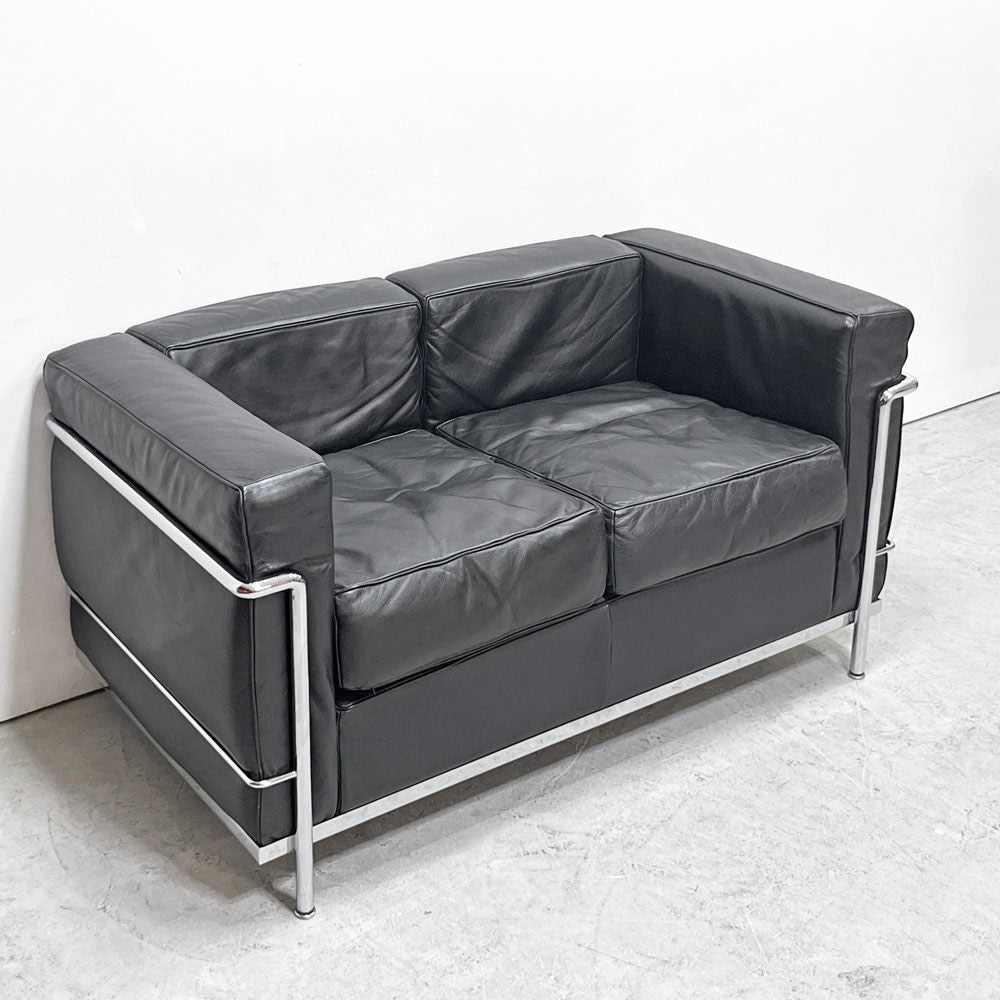 カッシーナ Cassina LC2 ソファ 2シーター ポリエステルパッディング仕様 クローム  ル・コルビジェ ピエール・ジャンヌレ シャルロット・ペリアン MoMA 名作 ●
