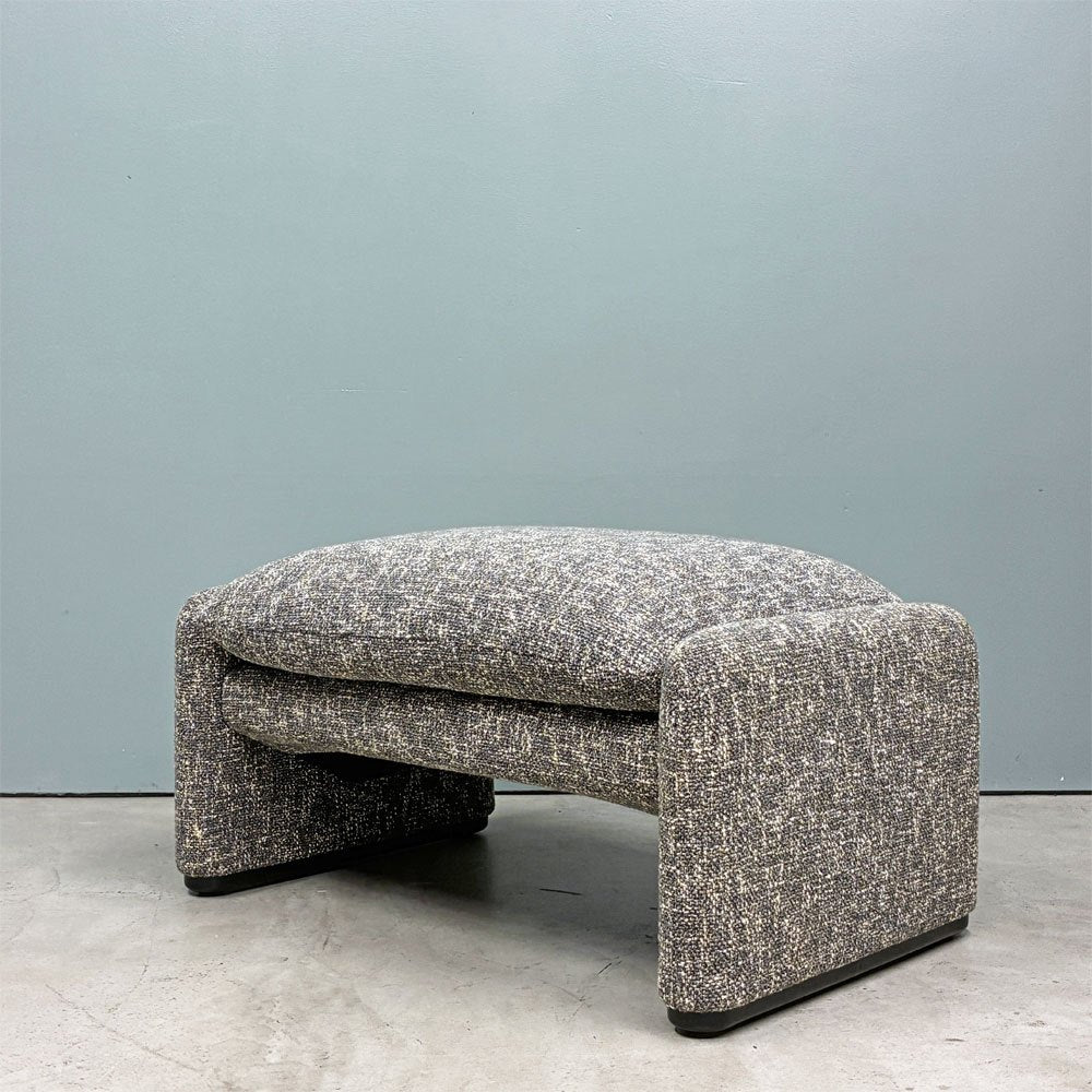 カッシーナイクスシー Cassina ixc. 675-OT マラルンガ MARALUNGA オットマン ファブリック FUN ヴィコ・マジストレッティ MoMA ◎