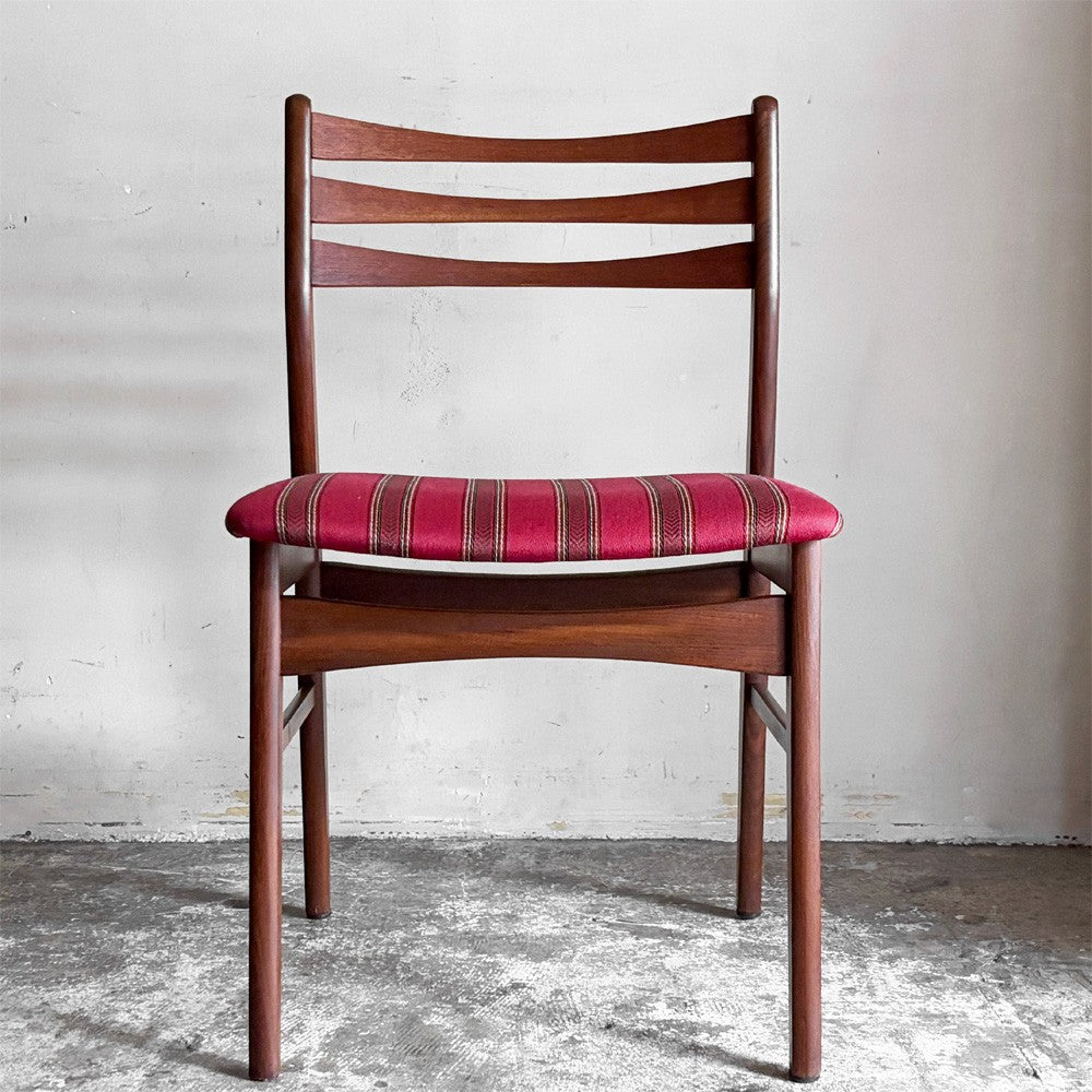 北欧ビンテージ Scandinabian Vintage チーク材 ダイニングチェア ラダーバック レッド系 ストライプ柄 北欧家具 A ■