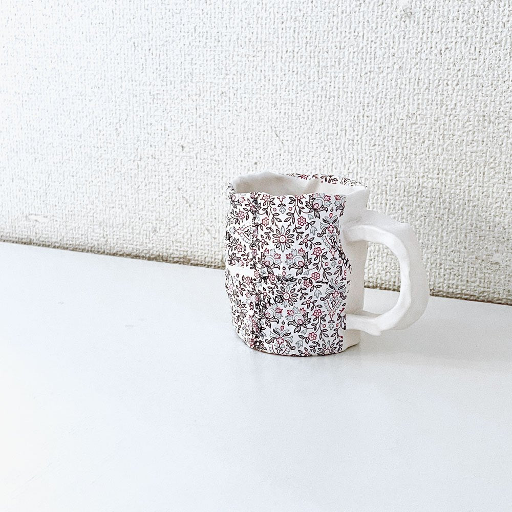 ショッキ SHOKKI セラミック マグカップ ハンドメイド 小花柄 参考価格￥13,800- ◎