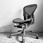 ハーマンミラー Herman Miller アーロンチェア Aサイズ ライト アームレス ポスチャーフィット グラファイトベース ビル・スタンフ ＆ ドン・チャドウィック ■