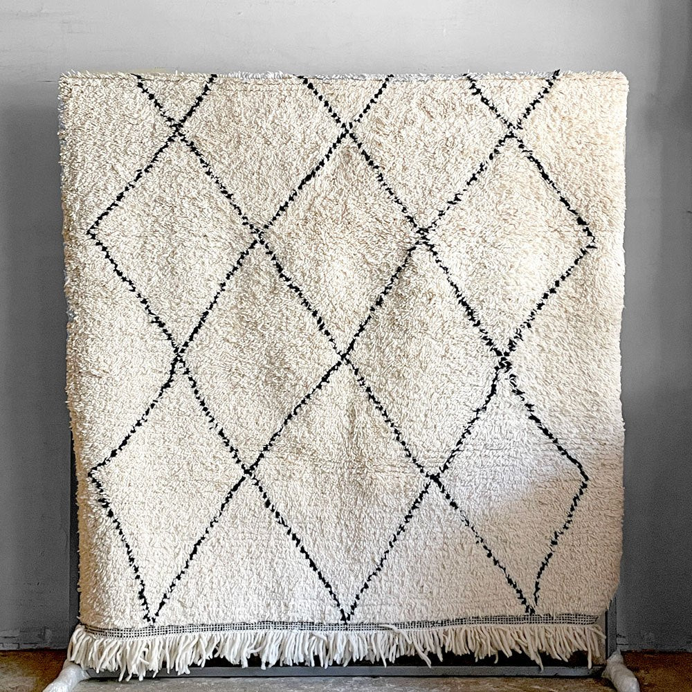 ベニワレン Beni Ouarain  ラグ 絨毯 ホワイト×ブラック 羊毛 ウール 手織り ハンドメイド モロッコ 215cm×155cm ■