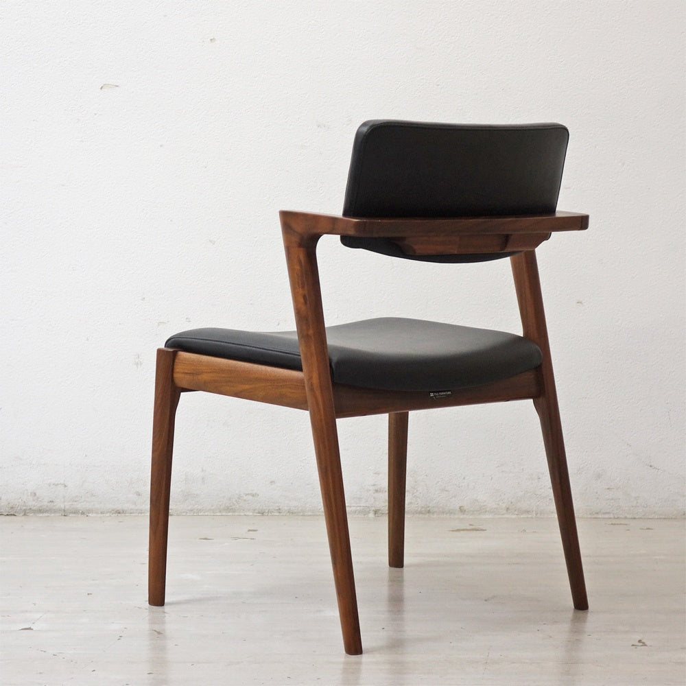 冨士ファニチア FUJI FURNITURE コティ Koti アームレスチェア ウォールナット材 ハーフアーム D03780N A ●