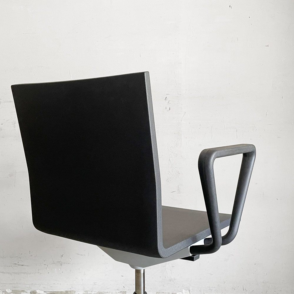 ヴィトラ vitra ゼロフォー .04 スタジオチェア オフィスチェア アームレスト付 ブラック マールテン・ヴァン・セーヴェレン Maarten Van Severen 定価￥202,400- ■