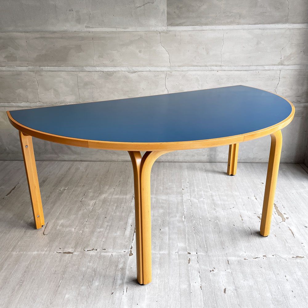 マグナスオルセン Magnus Olesen ハーフラウンド ダイニングテーブル 半円 メラミン天板 プライウッド ビーチ材 W160cm ラッド・シーゲンセン＆ジョニー・ソーレンセン 北欧 デンマーク♪