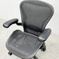 ハーマンミラー Herman Miller アーロンチェア Bサイズ ランバーサポート フル装備 グラファイトベース ビル・スタンフ ＆ ドン・チャドウィック 〓
