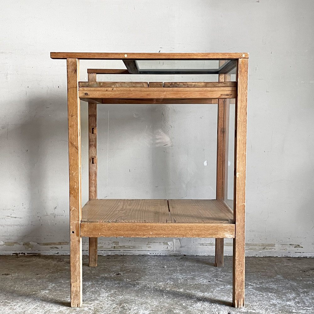 ジャパンビンテージ Japan Vintage 古い木味のガラスショーケース ディスプレイラック サイドケース 古家具 ■