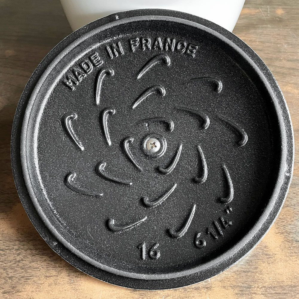ストウブ Staub  ラ・ココット de GOHAN M 16 cm スノーフレークホワイト 両手鍋 ホーロー鍋 IH対応 鋳物 フランス製 ♪