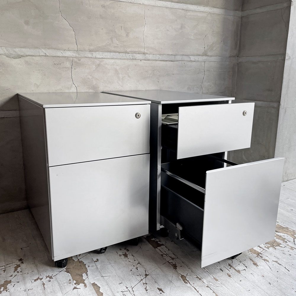 カッシーナ Cassina ixc. AFドロワー AF DRAWER デスクキャビネット ワゴン 鍵付き トレー付属 キャスターロック機能付き イタリア ミニマルデザイン A