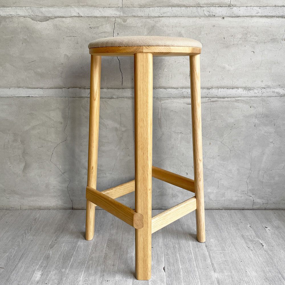 カリモク ニュースタンダード KARIMOKU NEW STANDARD アーカイブ バースツール パッド ロー ARCHIVE BARSTOOL PAD LOW ハイスツール ファブリック ベージュ ナラ材 定価¥58,850- ♪