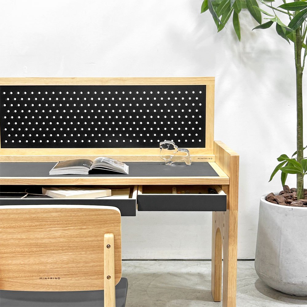 みのりの minorino キッズデスク デュオセット シェルフ KIDS DESK DUO SET SHELF ペグボード PEGBOARD ラバー無垢材 Forbo社製リノリウム 定価 ¥169,500- ●