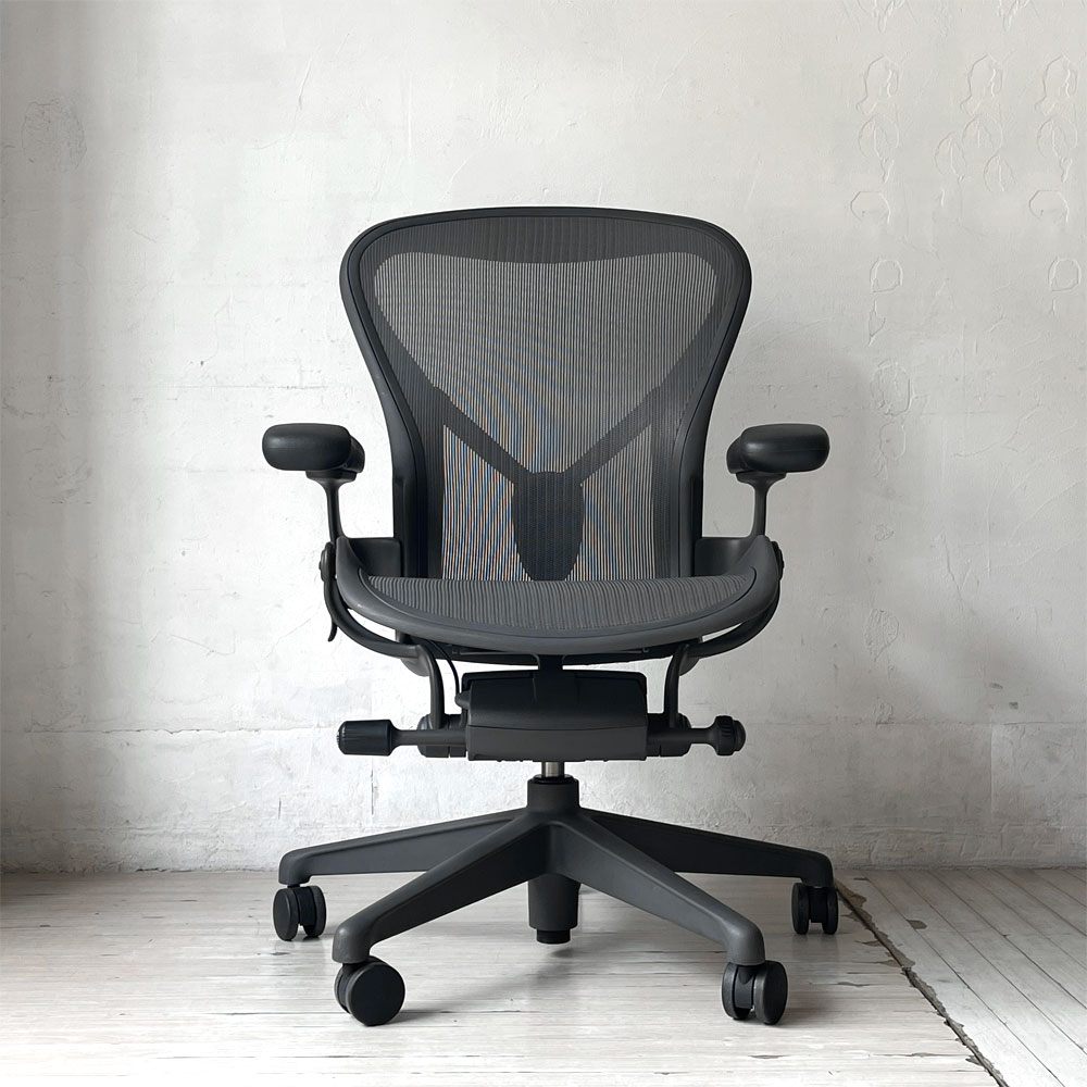 ハーマンミラー Herman Miller アーロンチェア デスクチェア リマスタード ライト Bサイズ グラファイトベース ビル・スタンフ ＆ ドン・チャドウィック ポスチャーフィット ★