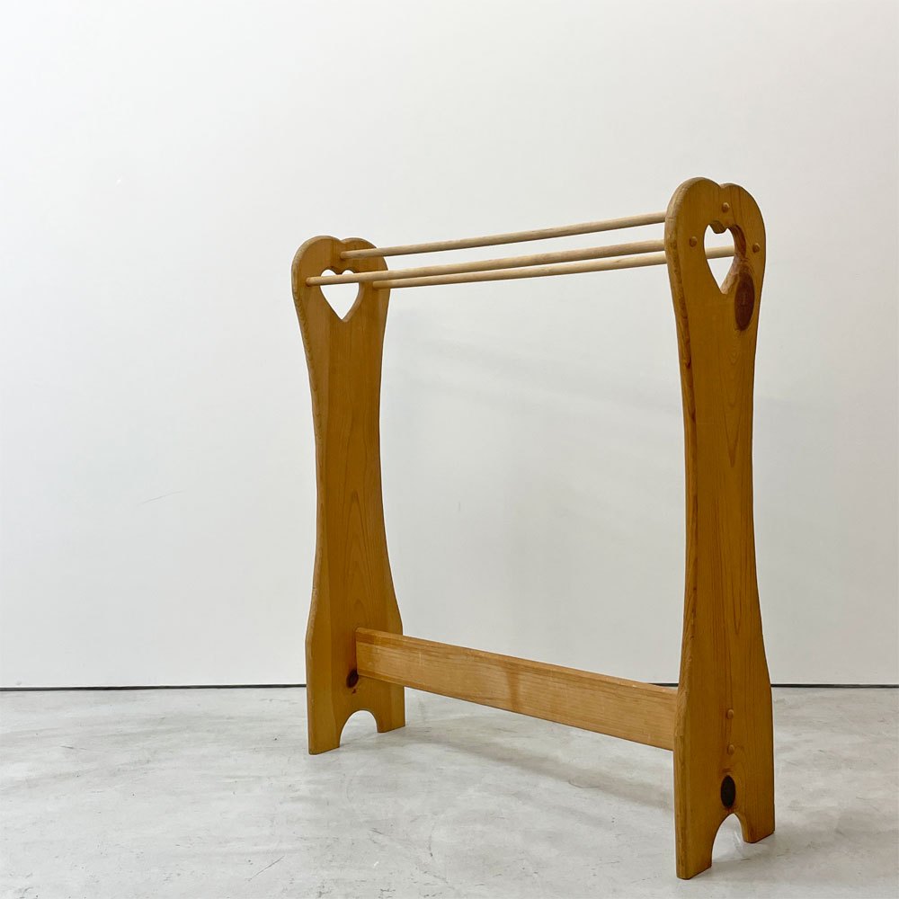 カントリースタイル 木製タオルハンガー キリムハンガー ハート ナチュラルデザイン W80cm ●