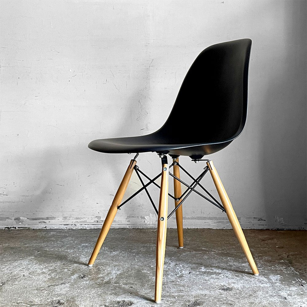 ハーマンミラー Herman Miller × ヴィトラ vitra サイドシェルチェア ブラック ポリプロピレン ダウェルベース C&R イームズ ミッドセンチュリー ■