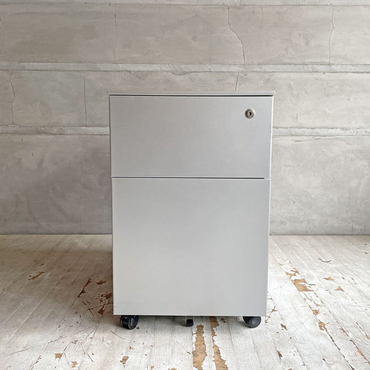 カッシーナ Cassina ixc. AFドロワー AF DRAWER デスクキャビネット ワゴン 鍵付き トレー付属 キャスターロック機能付き イタリア ミニマルデザイン A ♪