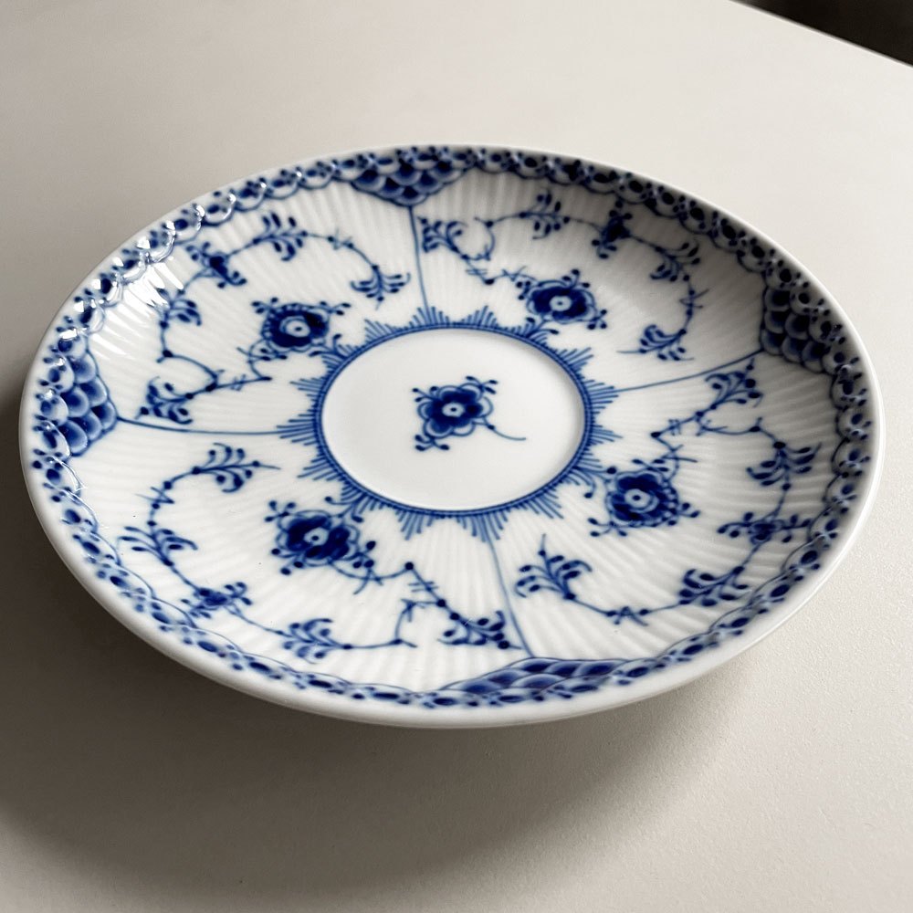 ロイヤルコペンハーゲン ROYAL COPENHAGEN ブルーフルーテッド ハーフレース スープカップ&ソーサー 陶器 北欧食器 廃番 箱付き 未使用 C ♪