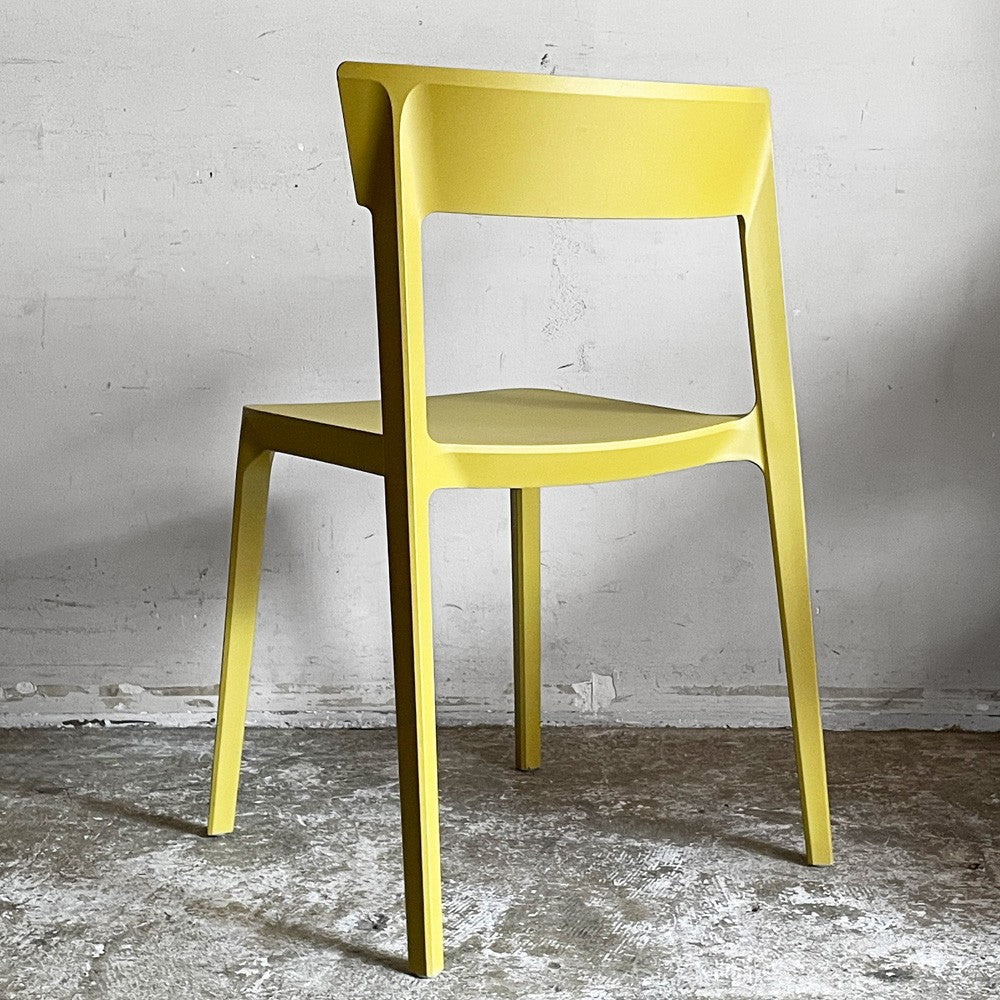 カリガリス Calligaris スキン SKIN ダイニングチェア スタッキング マットマスタードイエロー 廃番カラー 参考定価¥21,670- B ■