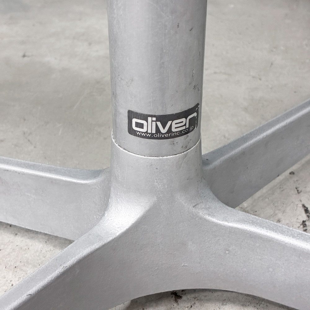 オリバー Oliver カフェテーブル スクエア天板 アジャスター付き W86㎝ ミニマルデザイン モダン 店舗什器 ◎