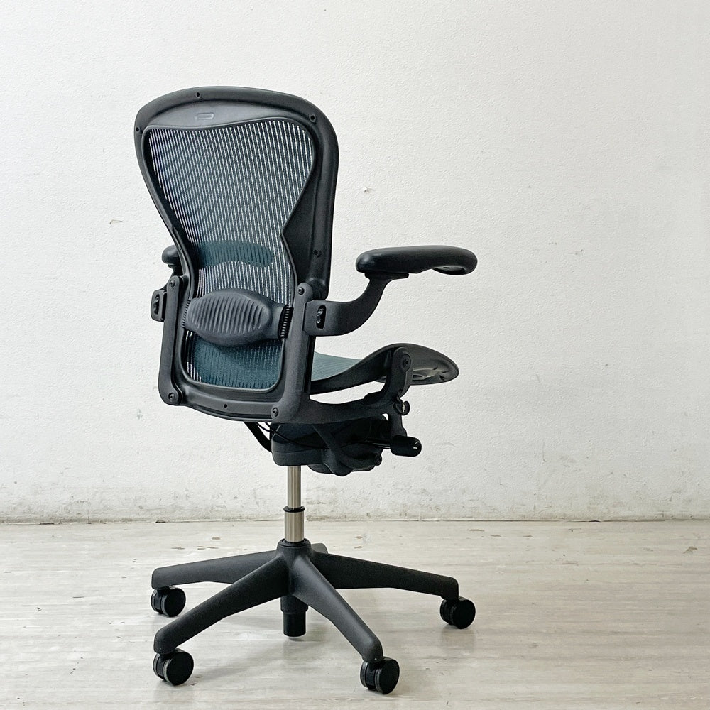 ハーマンミラー Herman Miller アーロンチェア Bサイズ ランバーサポート フル装備 グラファイトベース グリーン系 ビル・スタンフ ＆ ドン・チャドウィック 現状品 ●